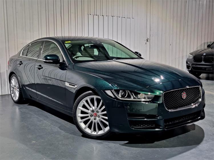2017 Jaguar XE Sedan 20t Prestige X760 17MY