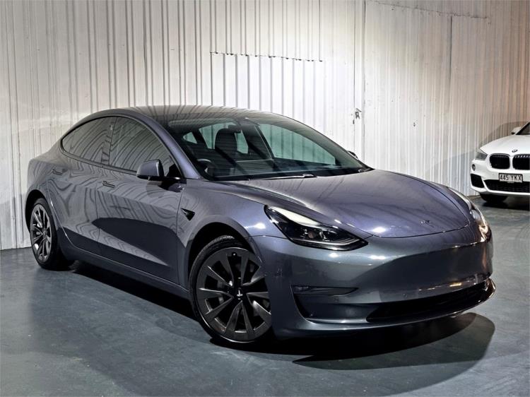 2022 Tesla Model 3 Sedan Long Range MY22